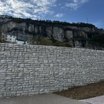 Muros de sustentação de terras em blocos pré-fabricados de betão